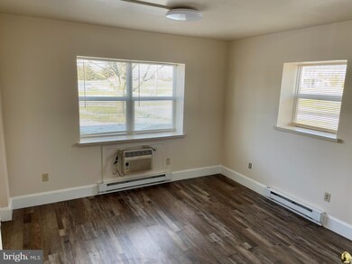 534 Warm Spring Rd unit 1, Chambersburg, PA 17202 - photo 2