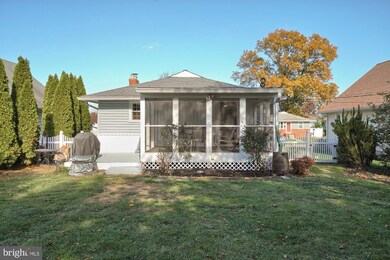 569 Shipley Rd, Linthicum Heights, MD 21090 - photo 2