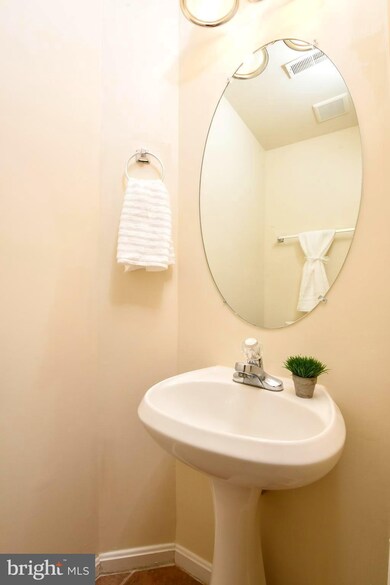 12343 Newcastle Loop unit 22, Woodbridge, VA 22192 - photo 7