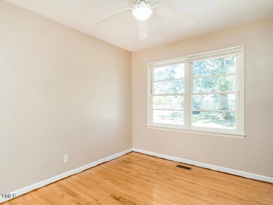08 2923_McKinneySt Dining1_MLS