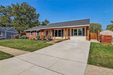 4 Larsen Cir, Romeoville, IL 60446 - photo 2