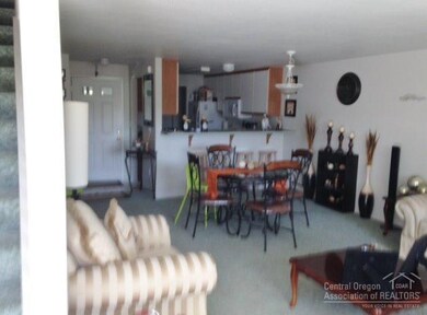 548 NE Negus Loop, Redmond, OR 97756 - photo 3