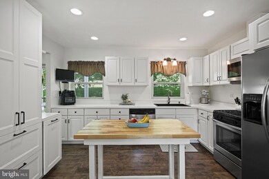 10693 Stansfield Rd, Laurel, MD 20723 - photo 3