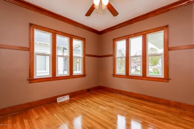 006-Dining_Room-2203199-medium