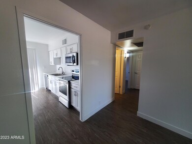 663 E Brown Rd, Mesa, AZ 85203 - photo 4