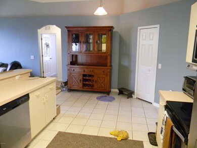 Kitchen Eat In 2