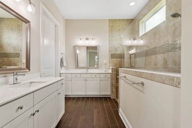 Luxurious Owner's Bath