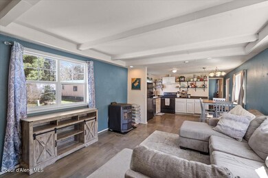 06-Living Room