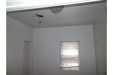 2238 E Walnut St, Des Moines, IA 50317 - photo 4