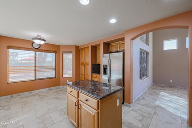 Eat-in Kitchen