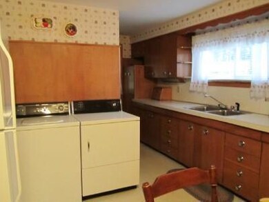 40 Lenox St, Sanford, ME 04073 - photo 4