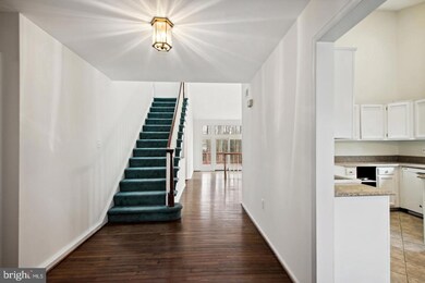 12247 Tildenwood Dr, Rockville, MD 20852 - photo 4