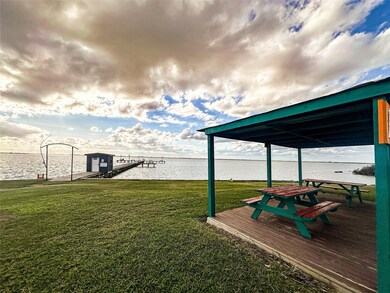 577 W Red Snapper Dr, Palacios, TX 77465 - photo 7