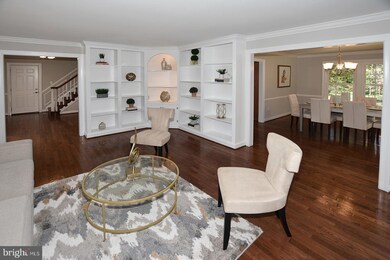 8509 Oak Pointe Way, Fairfax Station, VA 22039 - photo 6