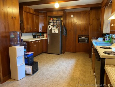 824 N Central Ave, Okmulgee, OK 74447 - photo 7