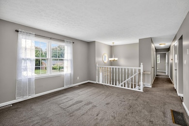 112 Queensway - LR - looking to foyer