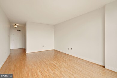 The Lauren unit 1009, Washington, DC 20036 - photo 3