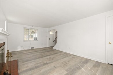 So Much Space For Your Living Room Furnishings
