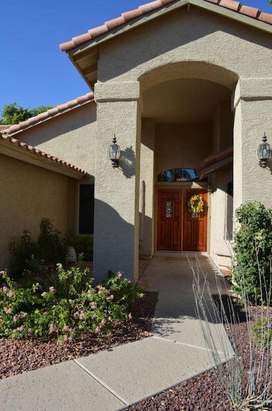Covered Front Porch...Protection from Az
