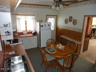 1205 W Walnut St, Coal Township, PA 17866 - photo 5