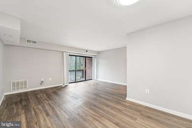 10724 West Dr unit 204, Fairfax, VA 22030 - photo 4
