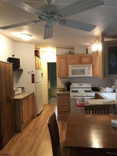 516 Route 9 H-15, Marmora, NJ 08223 - photo 4