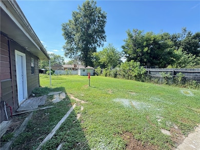 506 Dyer St, Springdale, AR 72762 - photo 7