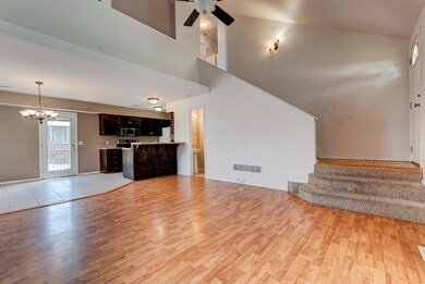826 S Hickory Lane-10