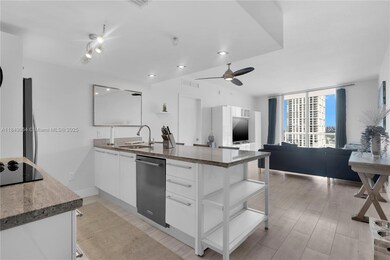 185 SW 7th St unit 1901, Miami, FL 33130 - photo 7