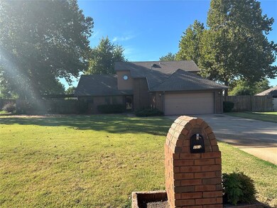 Another view of front yard!  1516
