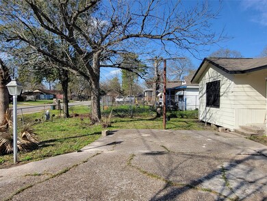 9222 Sandra St, Houston, TX 77016 - photo 3
