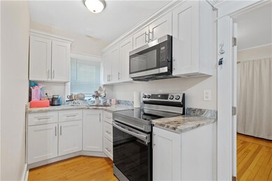 208 Randall St, Pawtucket, RI 02860 - photo 5