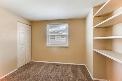 457 Tulsa Ave, Carpentersville, IL 60110 - photo 2