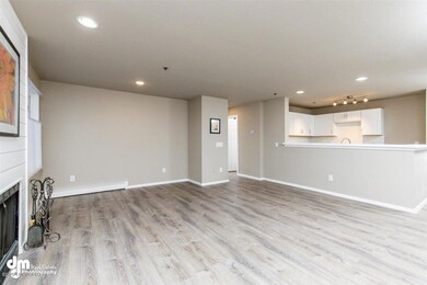 05-Living Room 20201026-DW-9769