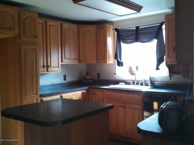 940 Effort Neola Rd, Stroudsburg, PA 18360 - photo 2