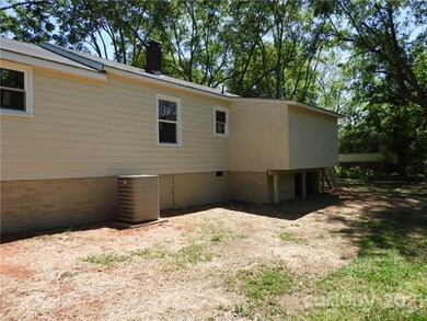 1360 Aladdin St, Shelby, NC 28152 - photo 5