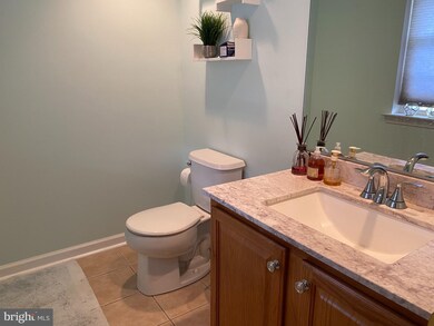 412 Rutledge Ave, Folsom, PA 19033 - photo 6