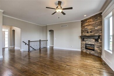 21013 Emerald St, Spring Hill, KS 66083 - photo 5