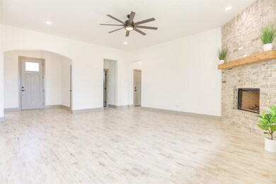 2160 J e Woody Rd, Springtown, TX 76082 - photo 5