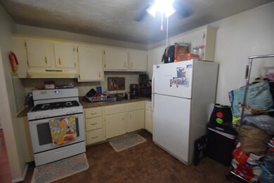 270 E Haverhill St unit 16, Lawrence, MA 01841 - photo 6