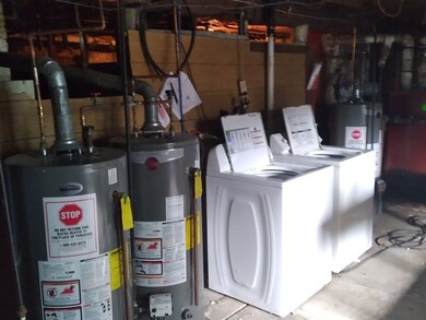 11 Larch St, Worcester, MA 01609 - photo 4