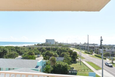 OCEAN AND RIVER VIEWS