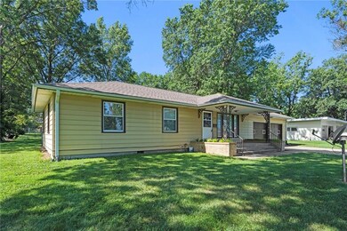 603 Summit St, Butler, MO 64730 - photo 4