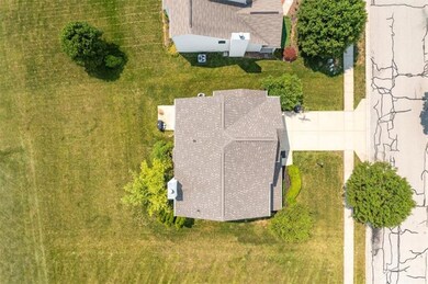 12247 Weathered Edge Dr, Fishers, IN 46037 - photo 7