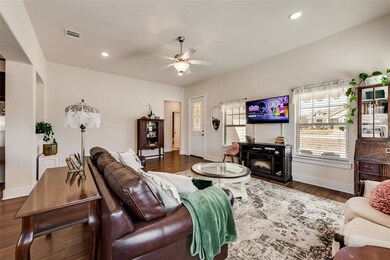 1426 Blue Bonnett Blvd, Gainesville, TX 76240 - photo 7