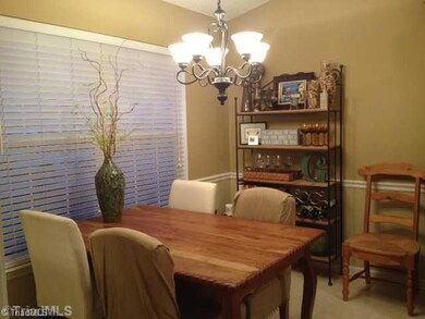 104 Chesapeake Ln, Archdale, NC 27263 - photo 2