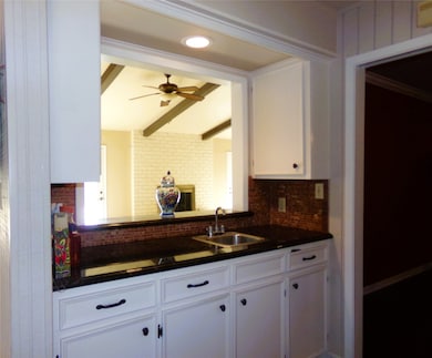 605 S Summit St, Weimar, TX 78962 - photo 5