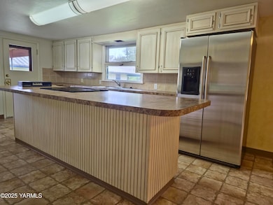 9810 U S 12, Naches, WA 98937 - photo 3