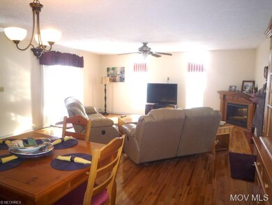Great Room w/ Hardwood Floors