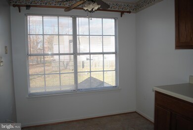 11160 Hamlet Ct, Fredericksburg, VA 22407 - photo 6